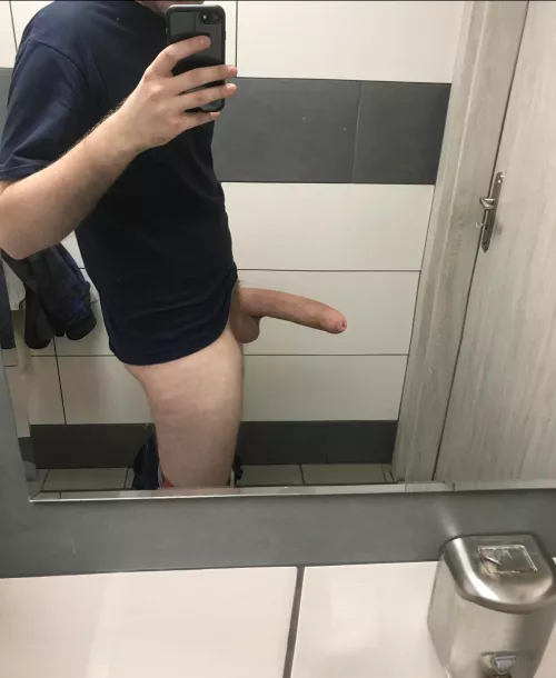 Heyy 21m :) by Memory-Civil