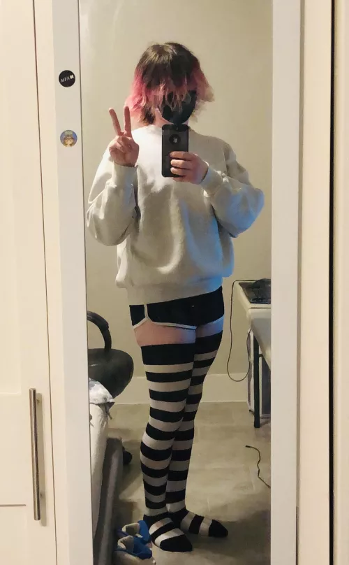 Hiii, my hair's a mess😵‍💫 by Big-stinky-idiott