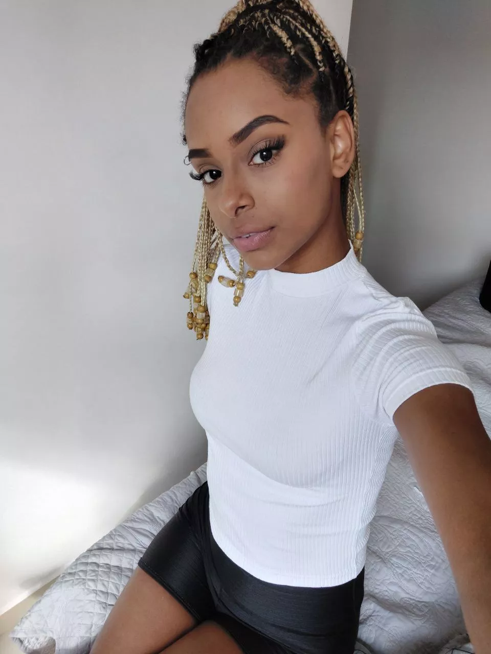 I know how to make you feel like you're living in a fantasy world. posted by eududarosa