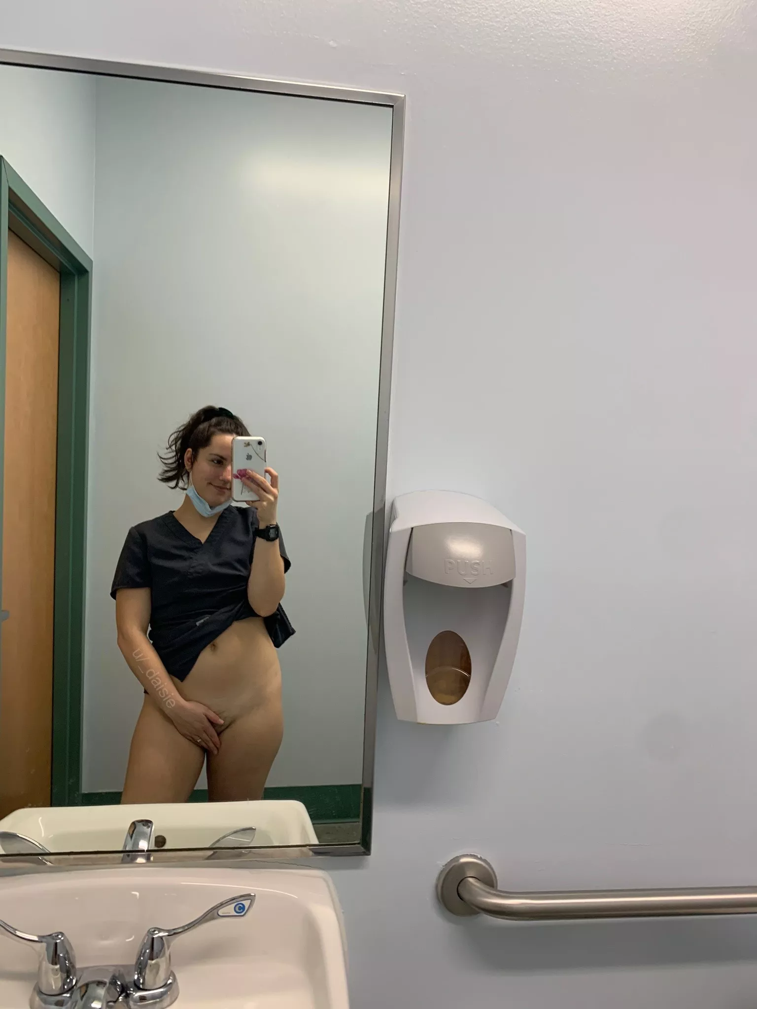 i'm a vet tech, so you have to lick my pussy. deal? posted by _daisie