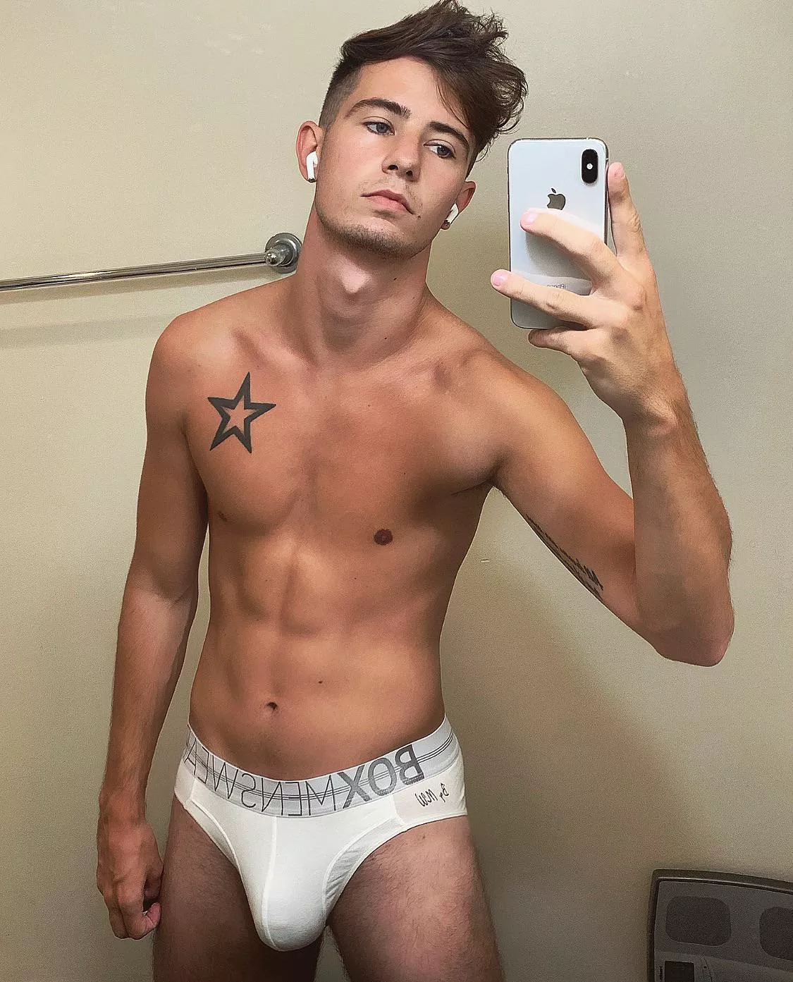 Is my bulge big enough for you? 👀 posted by imryanolsenvip