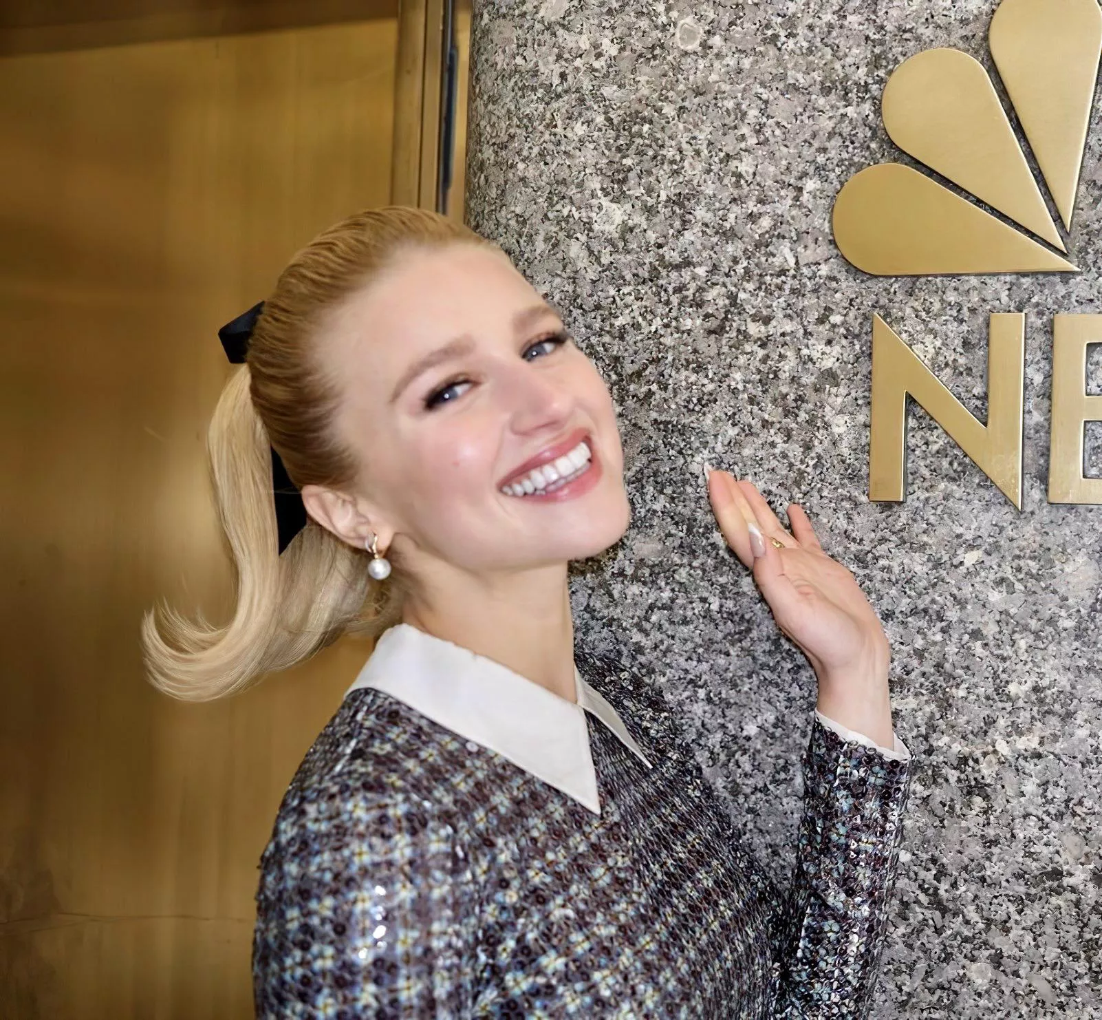 Julia Schlaepfer posted by cashmere1977-2