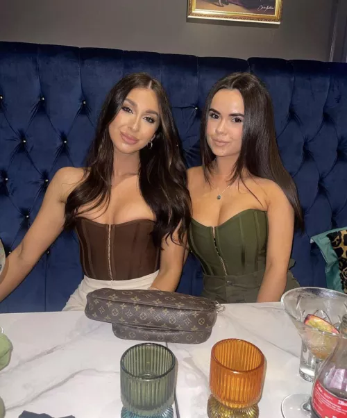 Left or right for a good night? by Red-Ash-