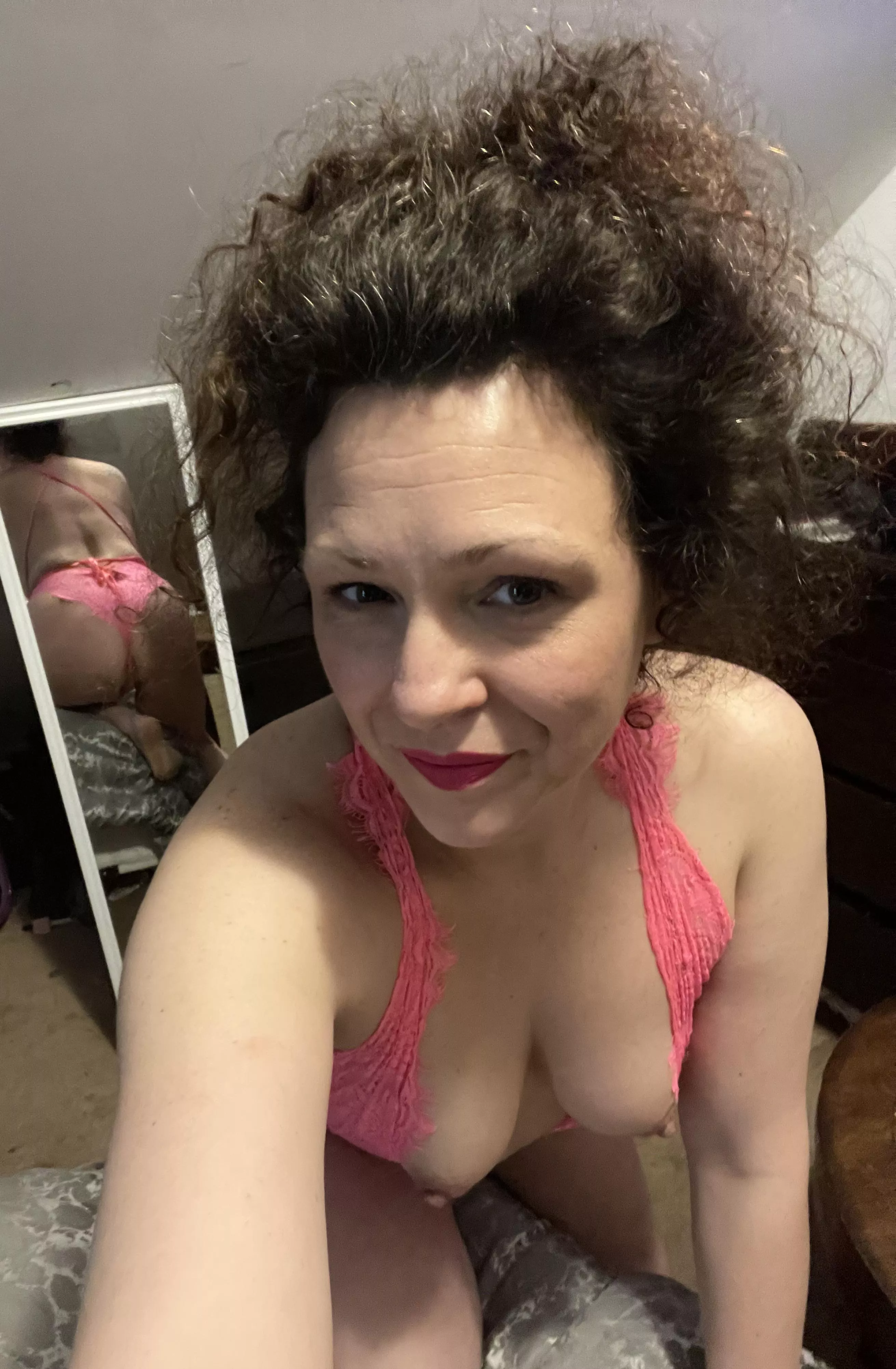 Milfie loves to get it from behind posted by Shannabis_