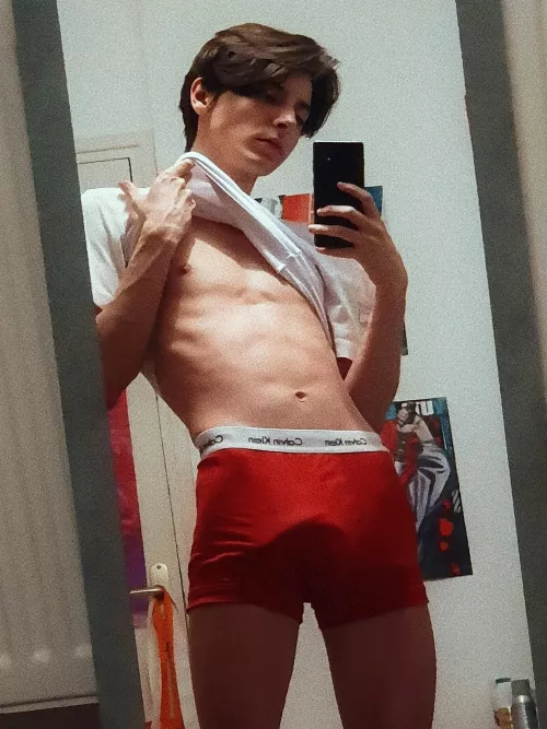 Need your attention 😗 by Froggy_Twink