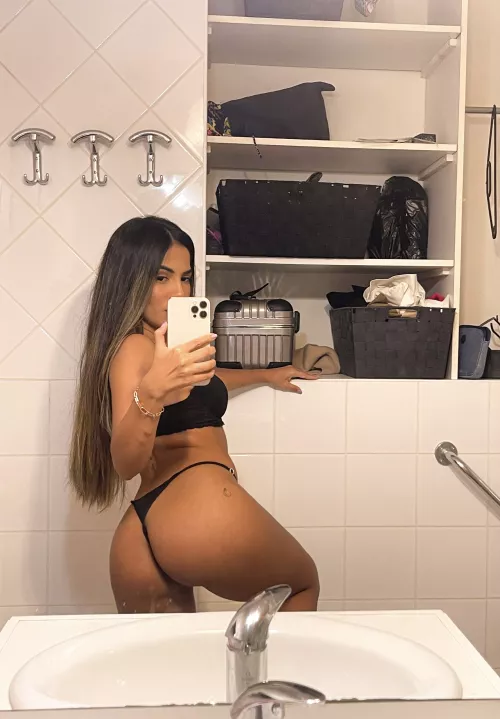 say hi if we’re fucking on the first date by haldirofloriens