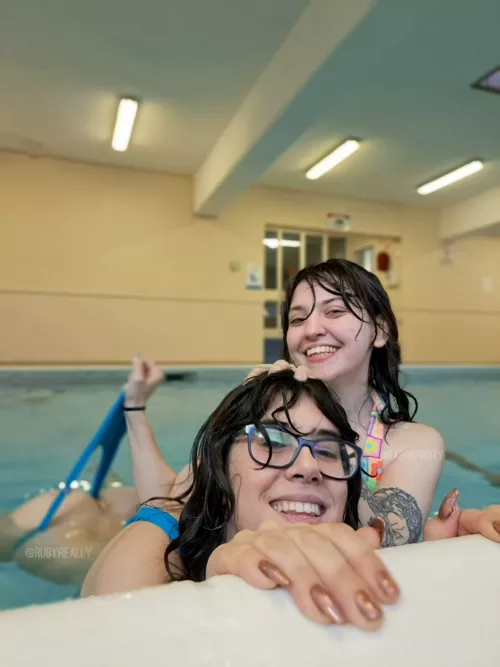 She likes them nerdy by roguenudez