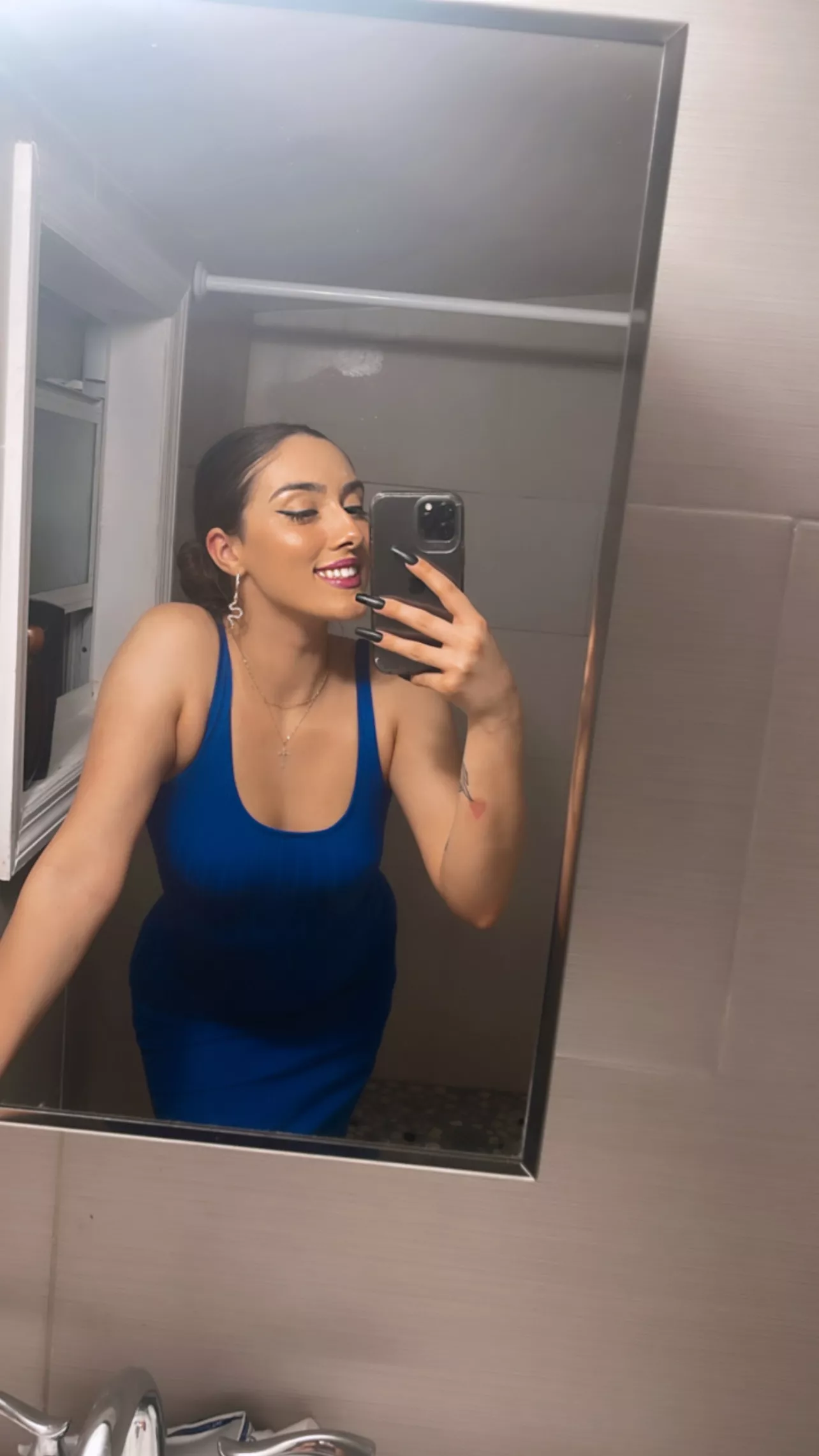 This dress is hugging my sexy body <3 posted by ikraveelectra