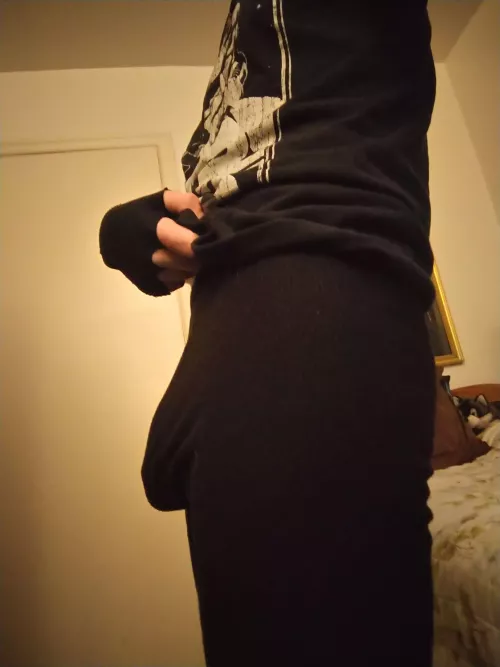 this is why I don't wear leggings in public lol by wild_tink