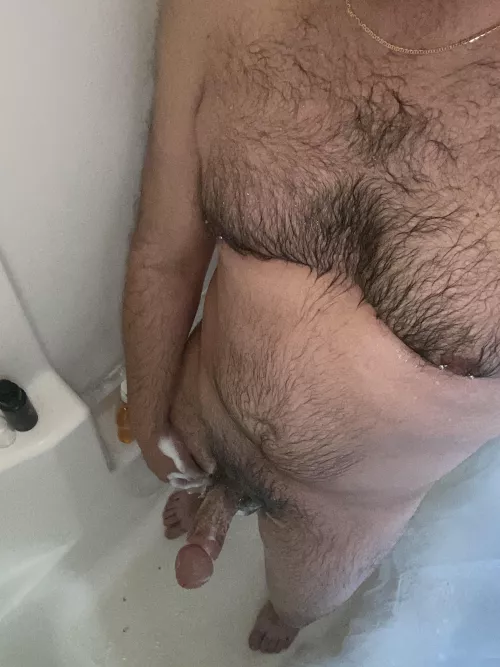 Time to clean off 🚿 anyone care to get my back by beefyburritos04