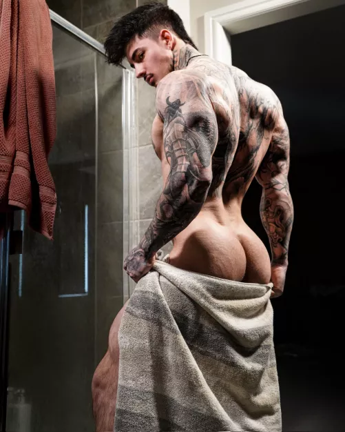 Wanna help me drive off? by Jakipz