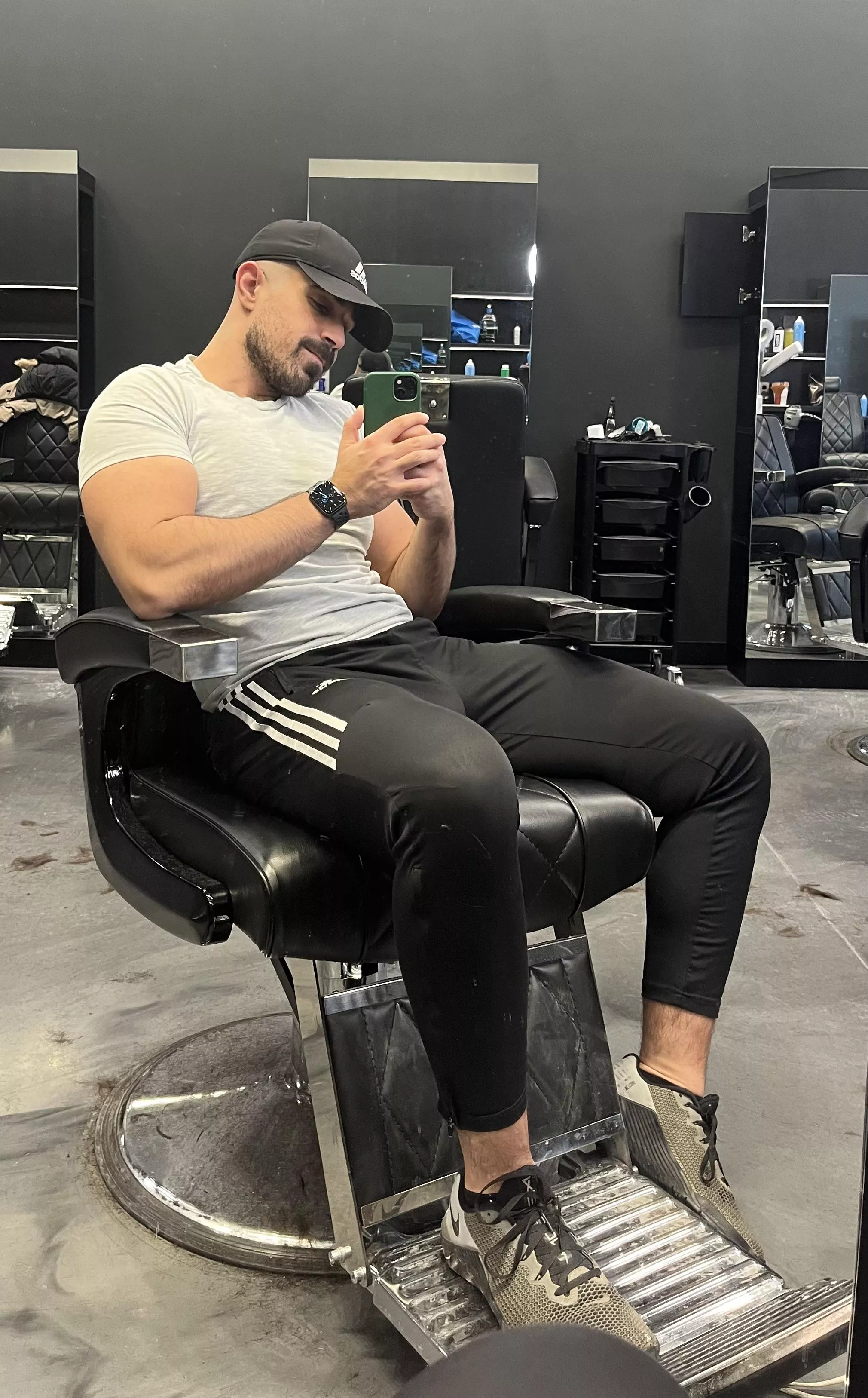 Weekend is finally here 🙏🏼 posted by middleetks