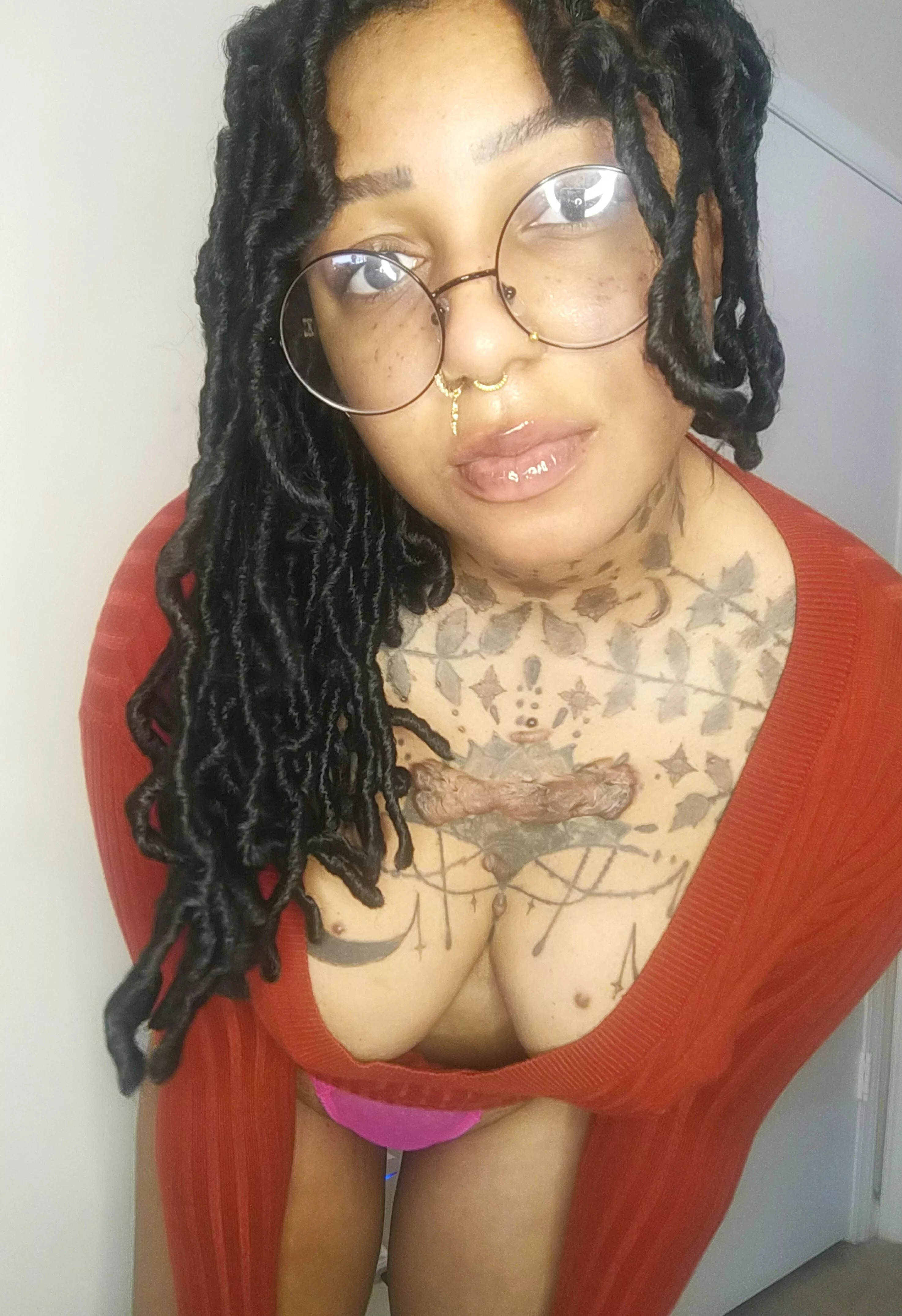 What are you waiting for? Take my dress off and see what's under my panties... posted by blakegfe