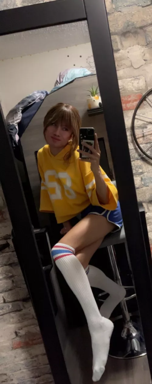 would you stay in bed and watch movies with me? by uljjhangyuri04