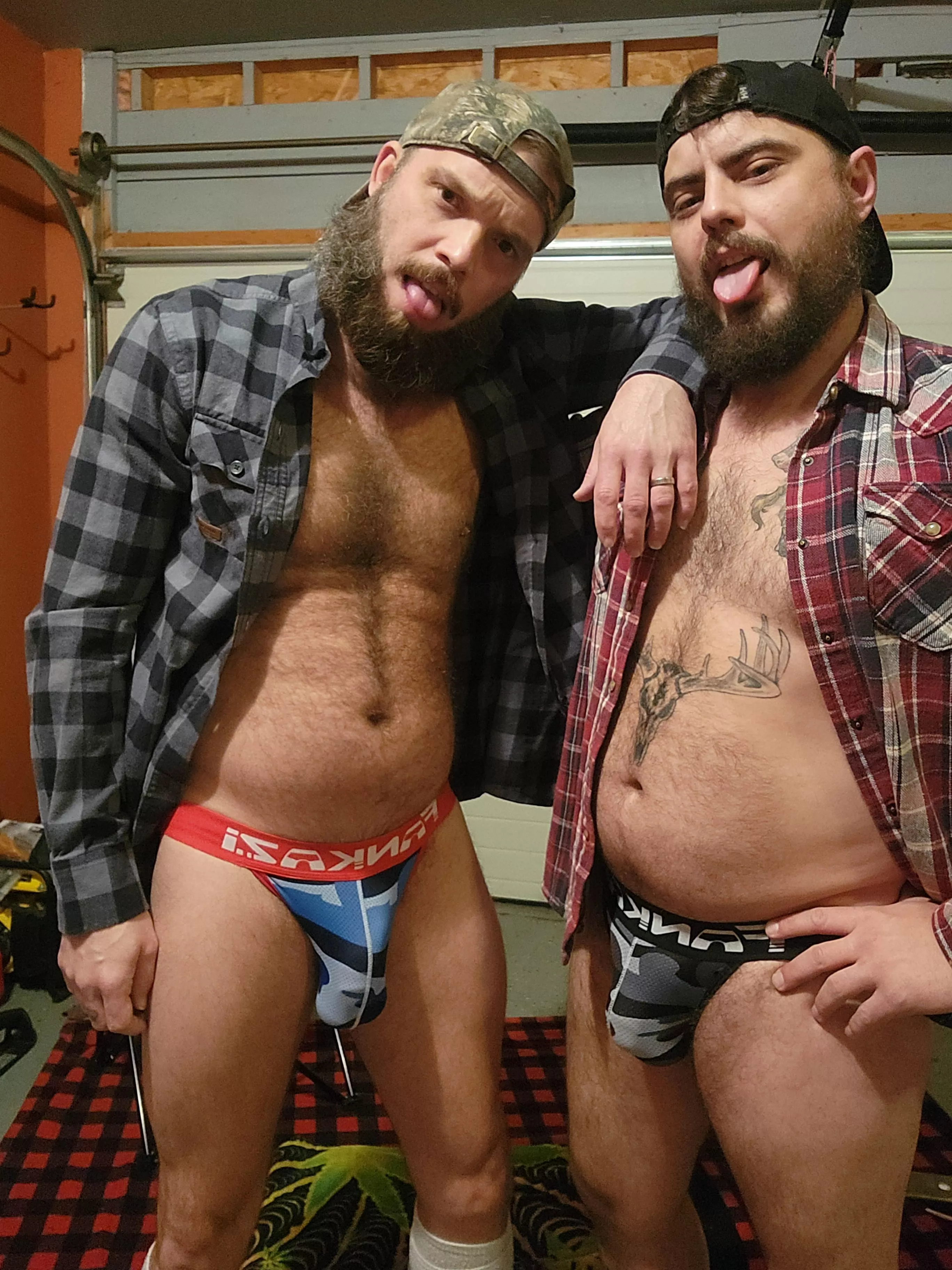 A little jockstrapped fun in the garage posted by LucasHardwood