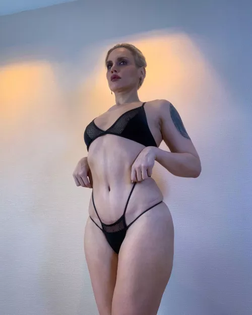 Are MILFs in Pixie cuts welcome here ? by JulianaBerg