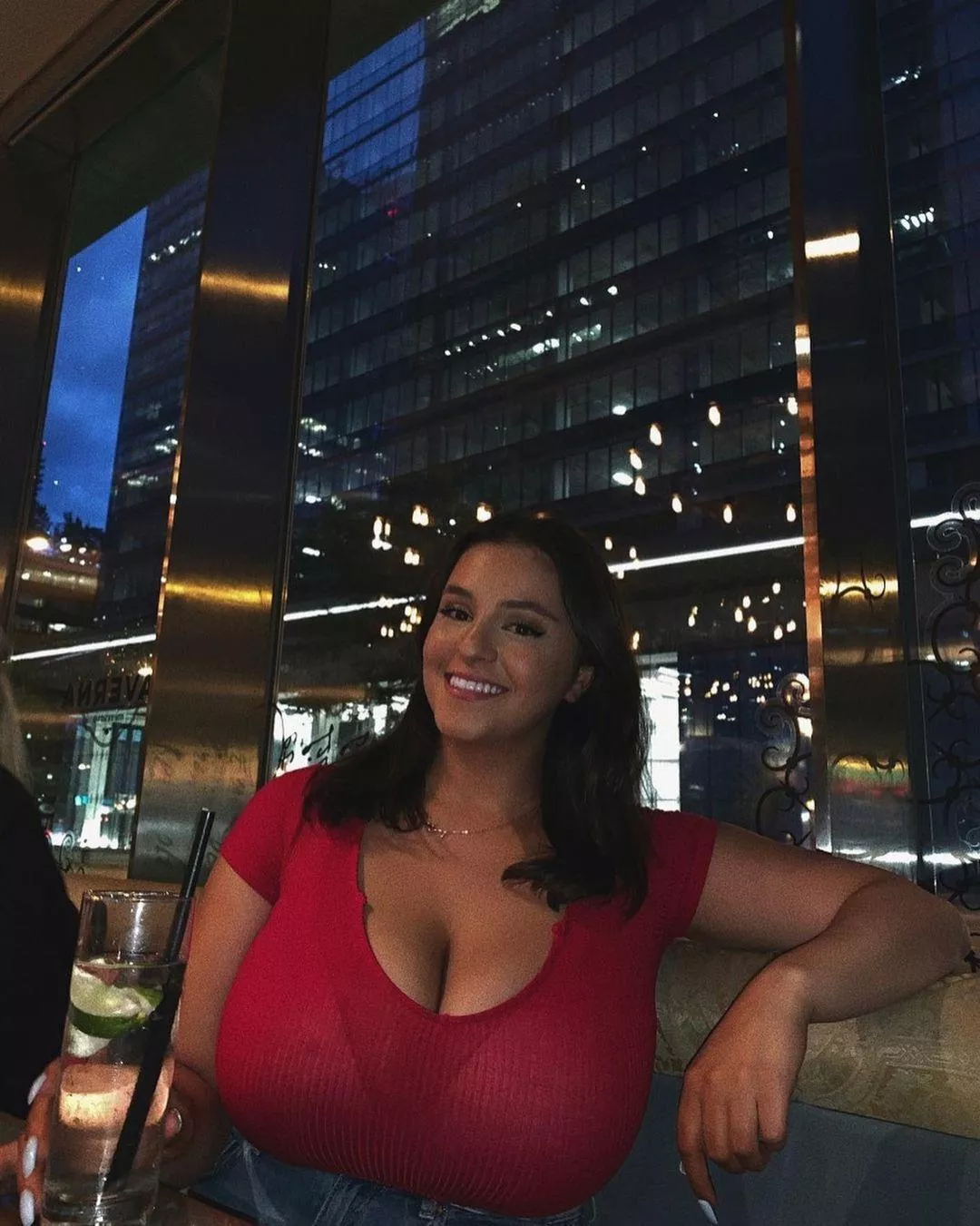Bright lights, big titties posted by bislut997