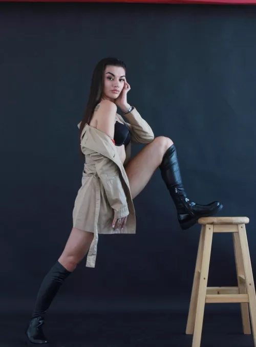 Come here so I can step on you. by surimilq