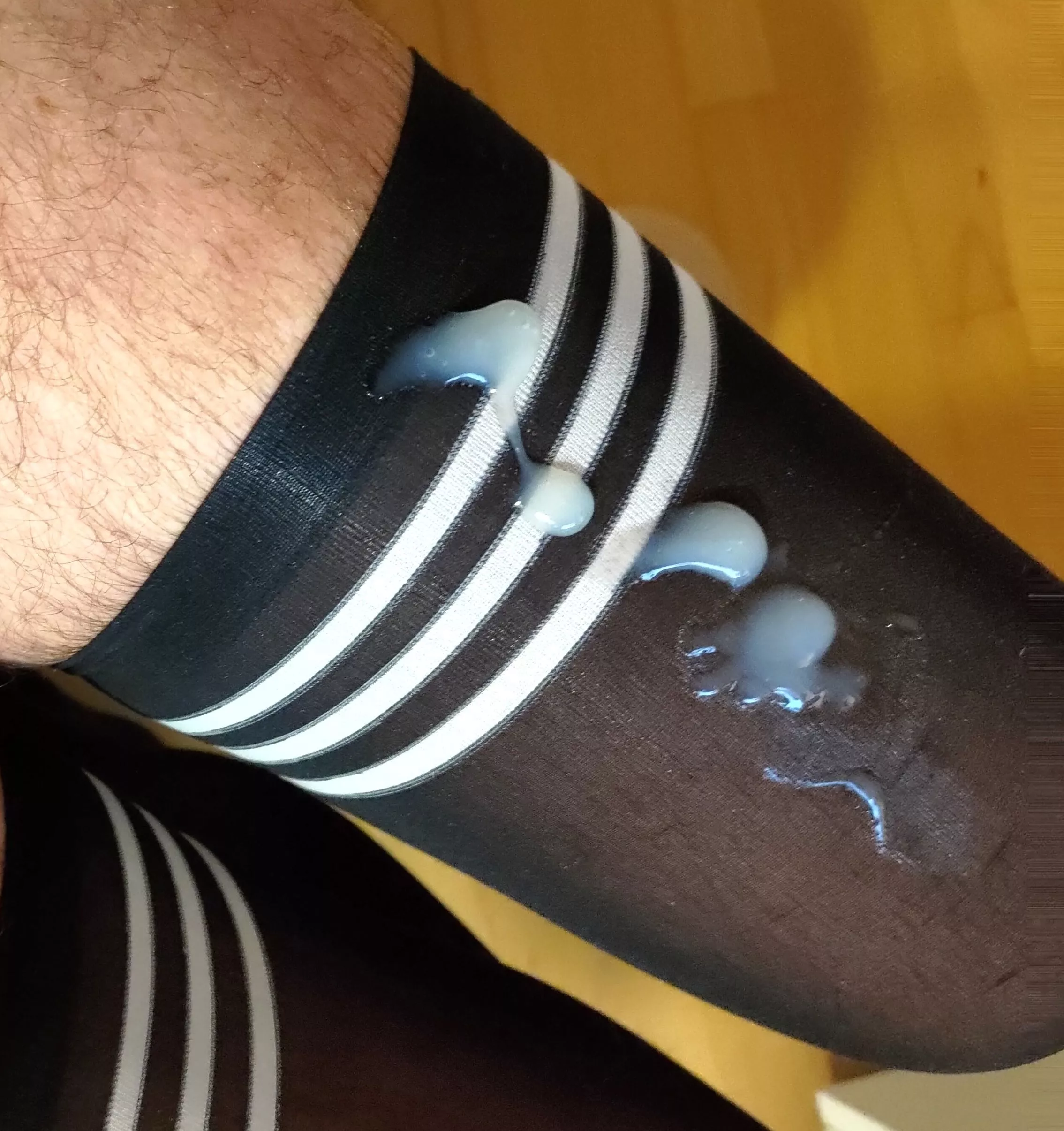 Cum on my kneesocks posted by Lashouse