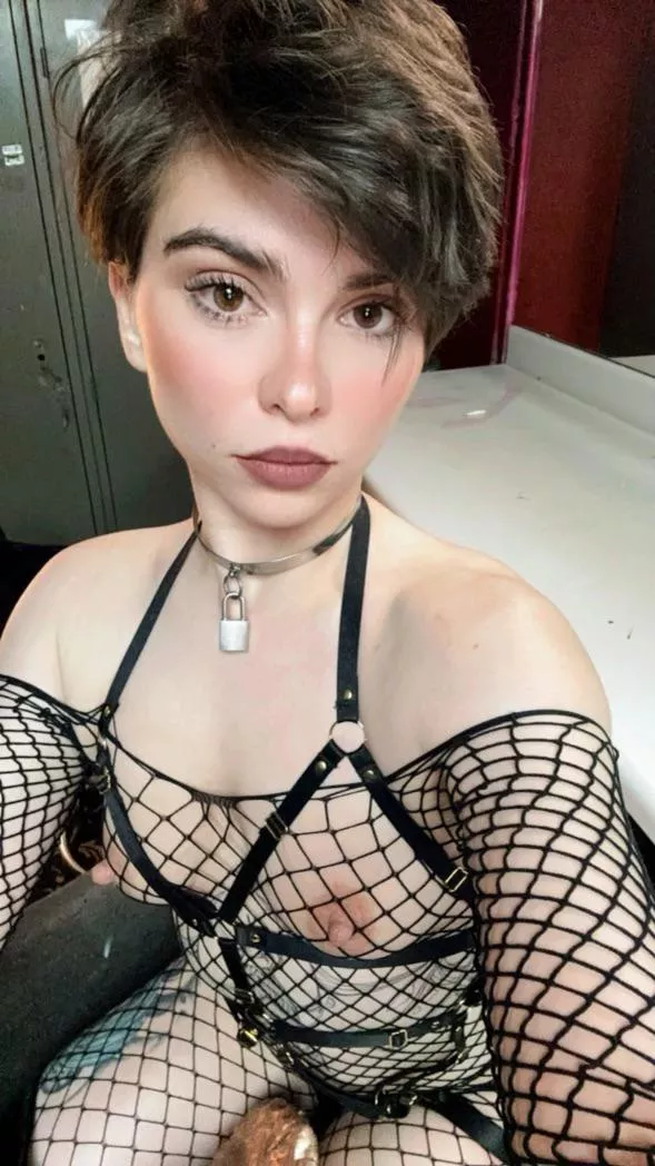 [f] get over here posted by sadistic_shorty_