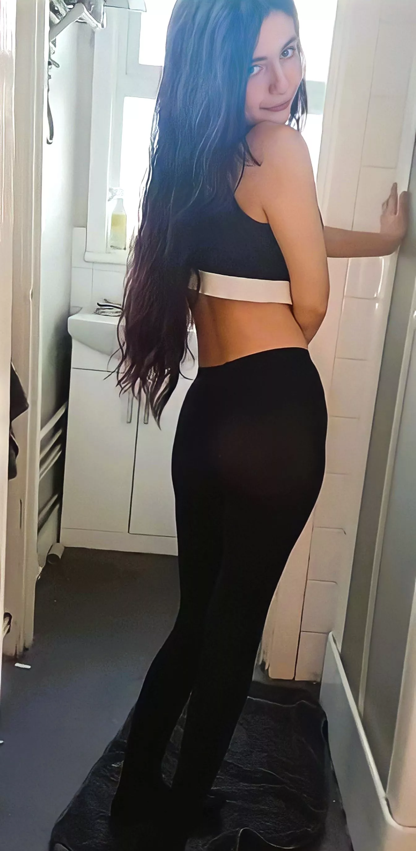 [f]19 i need help in my pre-workout stretchings! can you help me? UwU posted by jemnya