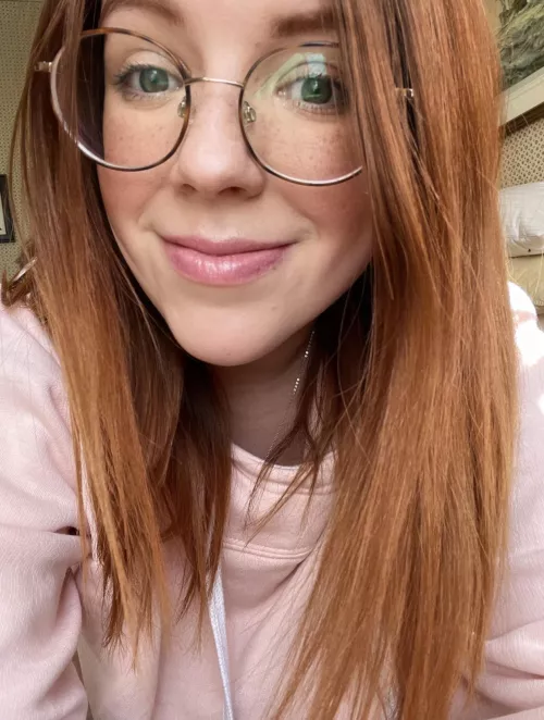 I can’t find my contacts, so I’ll be wearing my glasses all day 🤓 [F] by snildeep