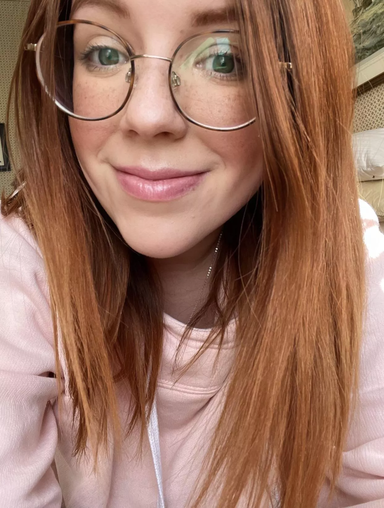 I can’t find my contacts, so I’ll be wearing my glasses all day 🤓 [F] posted by snildeep