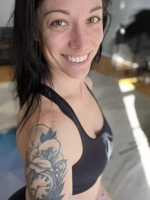 I have a workout in mind for us😉 by Athomewithember