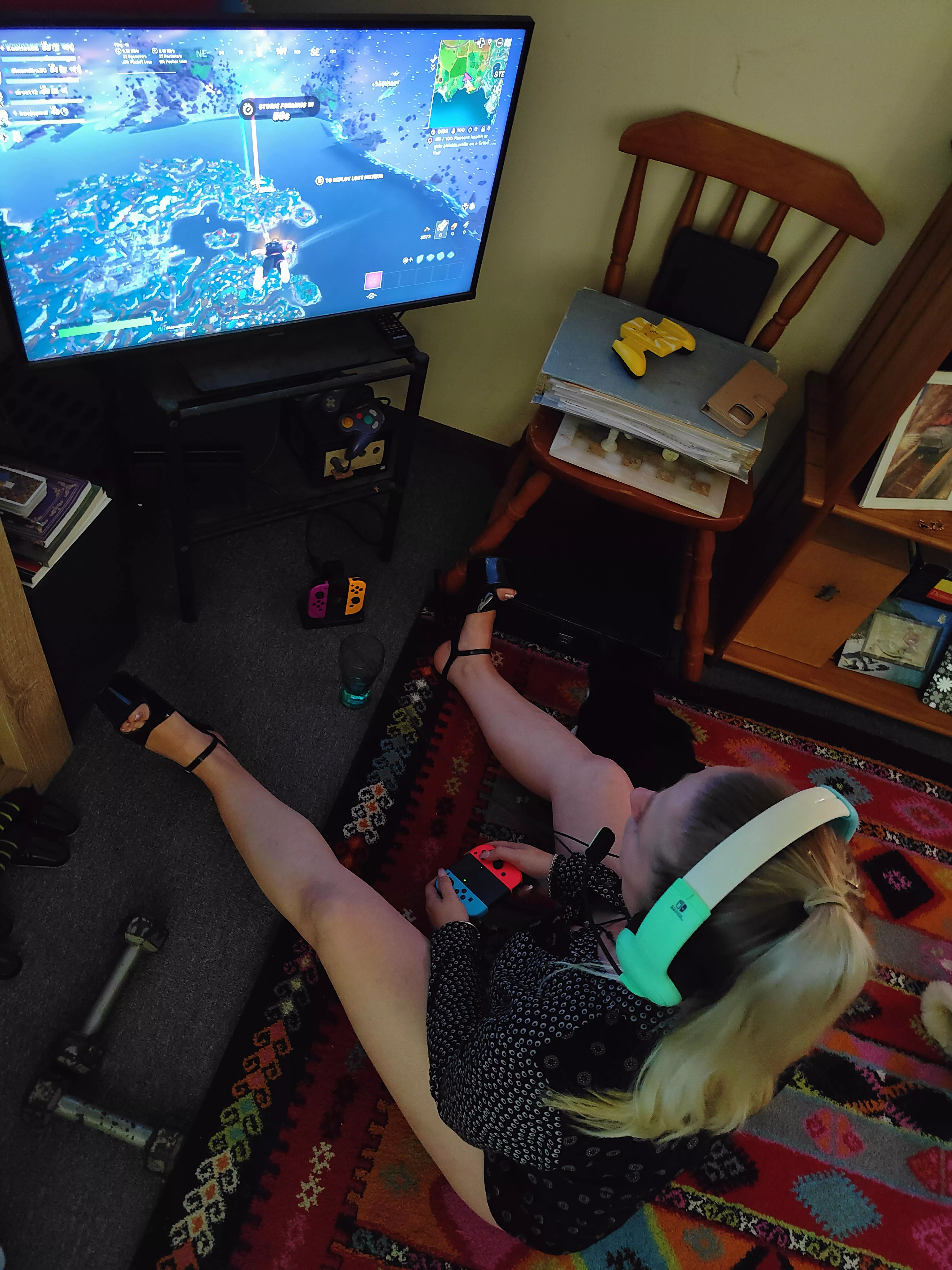 I love playing Fortnite in my heels 🔥😈👠 posted by nordskynet
