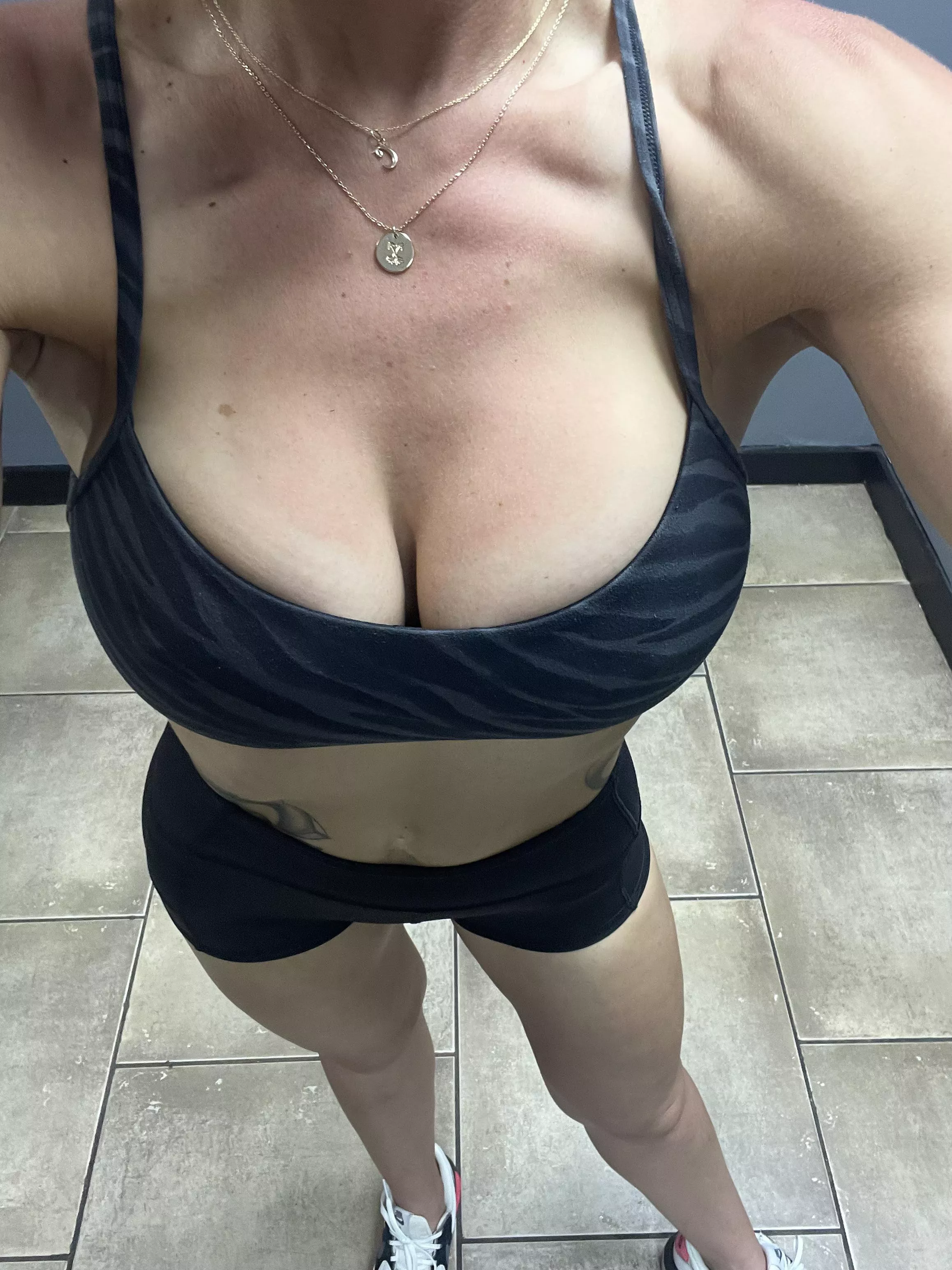 I made this sports bra do all the work in supporting me……. posted by fitnesswife1983