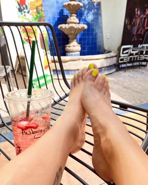 Imagine you’r walking across the mall and discover that my feet are like this by AudreyMaffia