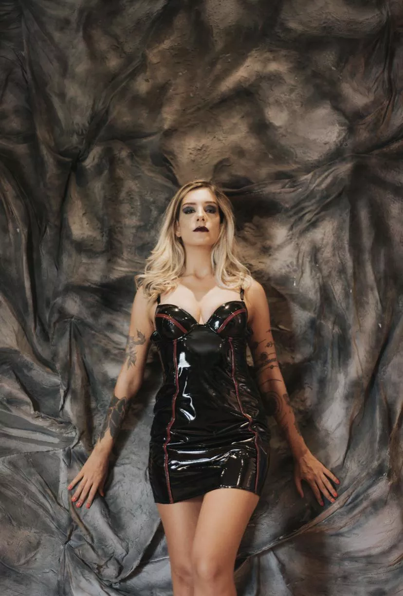 Just your metalhead gf riding you for the first time ♡ posted by Dontfuckingdie_