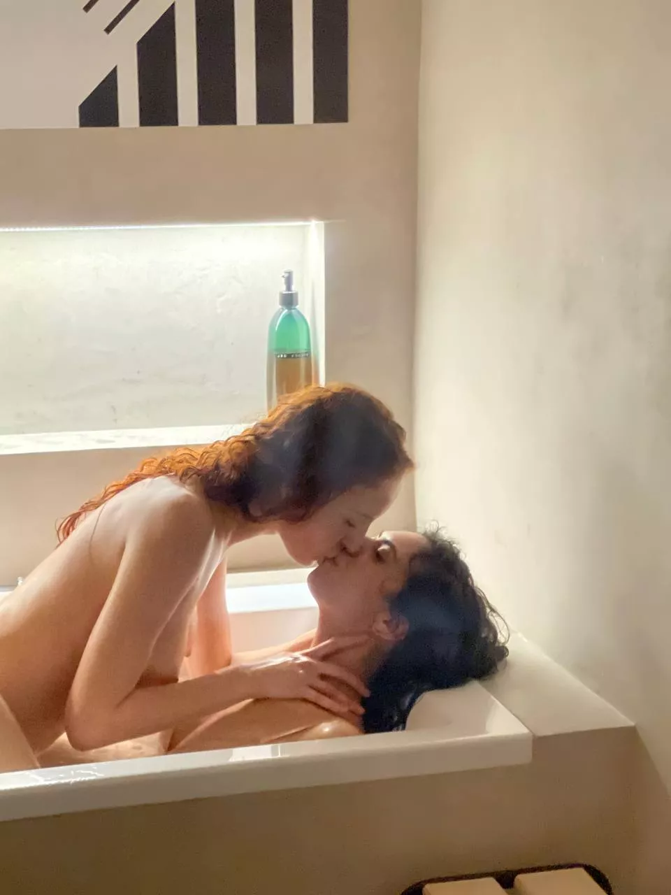 Kisses posted by PassengerHead1261