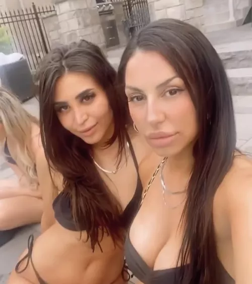 Left or right big lips by decayedfiring39