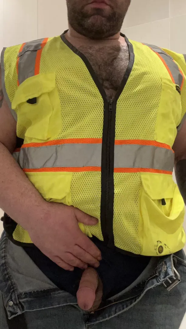 My laborer didn’t believe me when I told him I would fuck his mouth the next time I caught him slackin off. I’m a man of my word!🐻😈 posted by bigmikemccarthy
