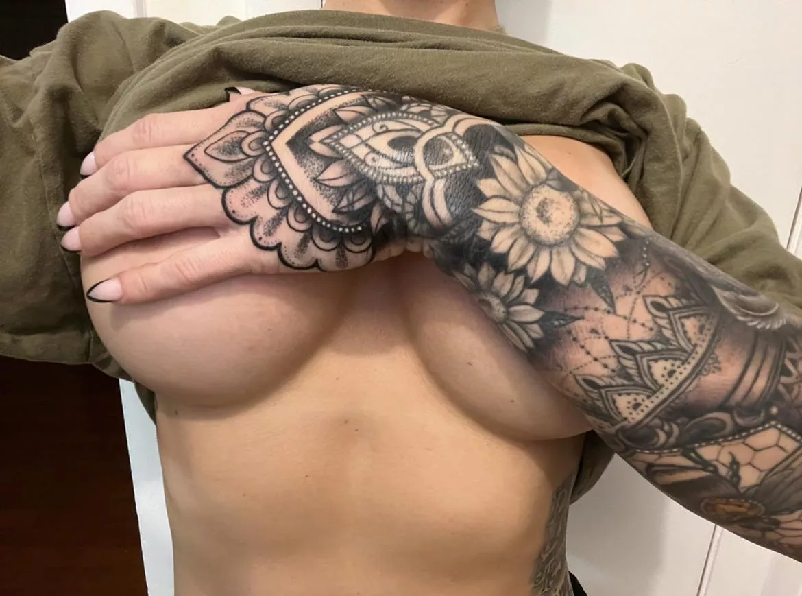 new nails posted by FitnessBarbiee