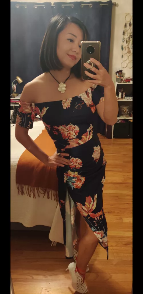 Off the shoulder dress 😘 by Certain_Seesaw6991