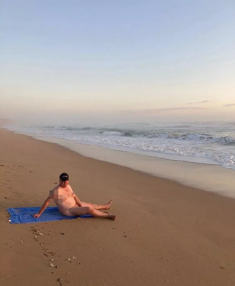 Relaxing at the beach posted by Funandenjoyment