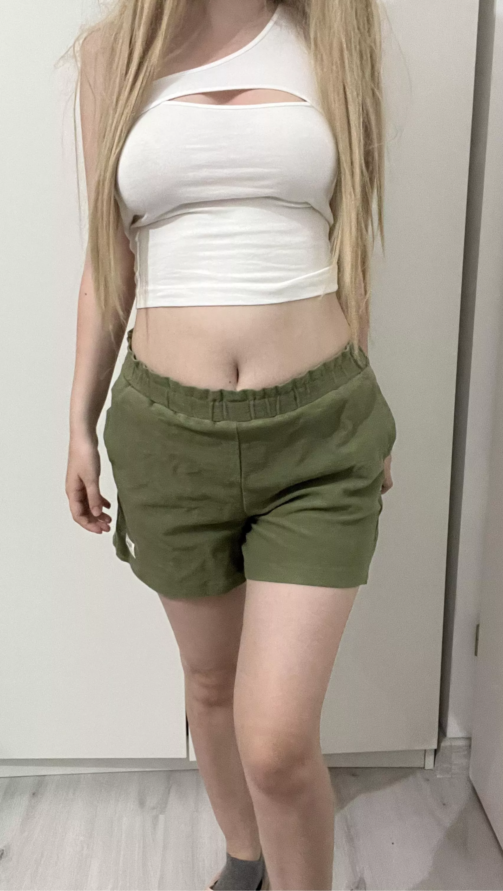 Sexy teen posted by kinkyhotdreams