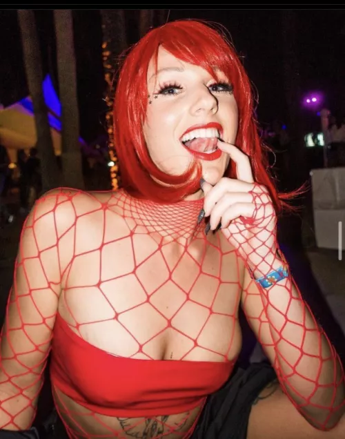 She drives me crazy by HairyLuv909