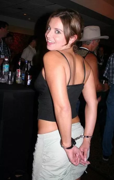 She loves to be handcuffed posted by Jogbeets