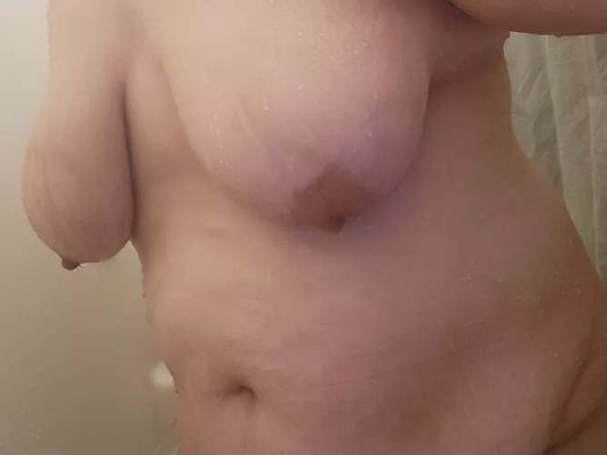 Shower pics are the best;) by MrPorkChop96