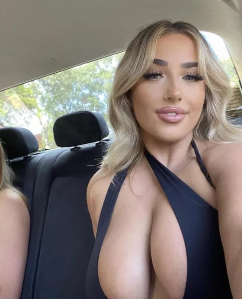 Spilling out by spicy_kingWest44