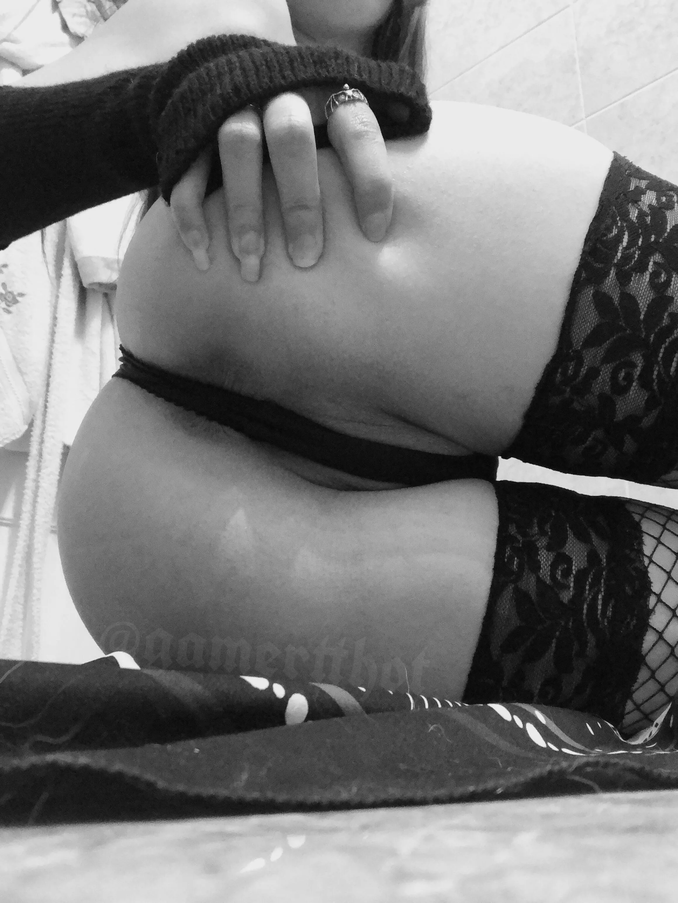 Spreading a bit 👅 posted by gamertthot