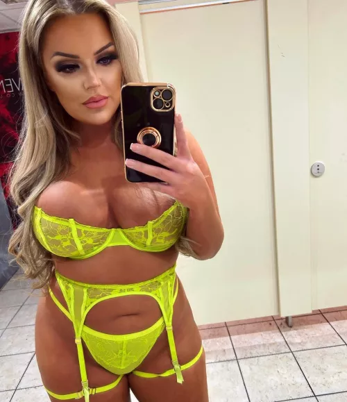 Thick slut by Umbongooo