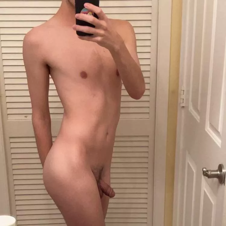 What do you think? 😅😳 posted by Vixenator4