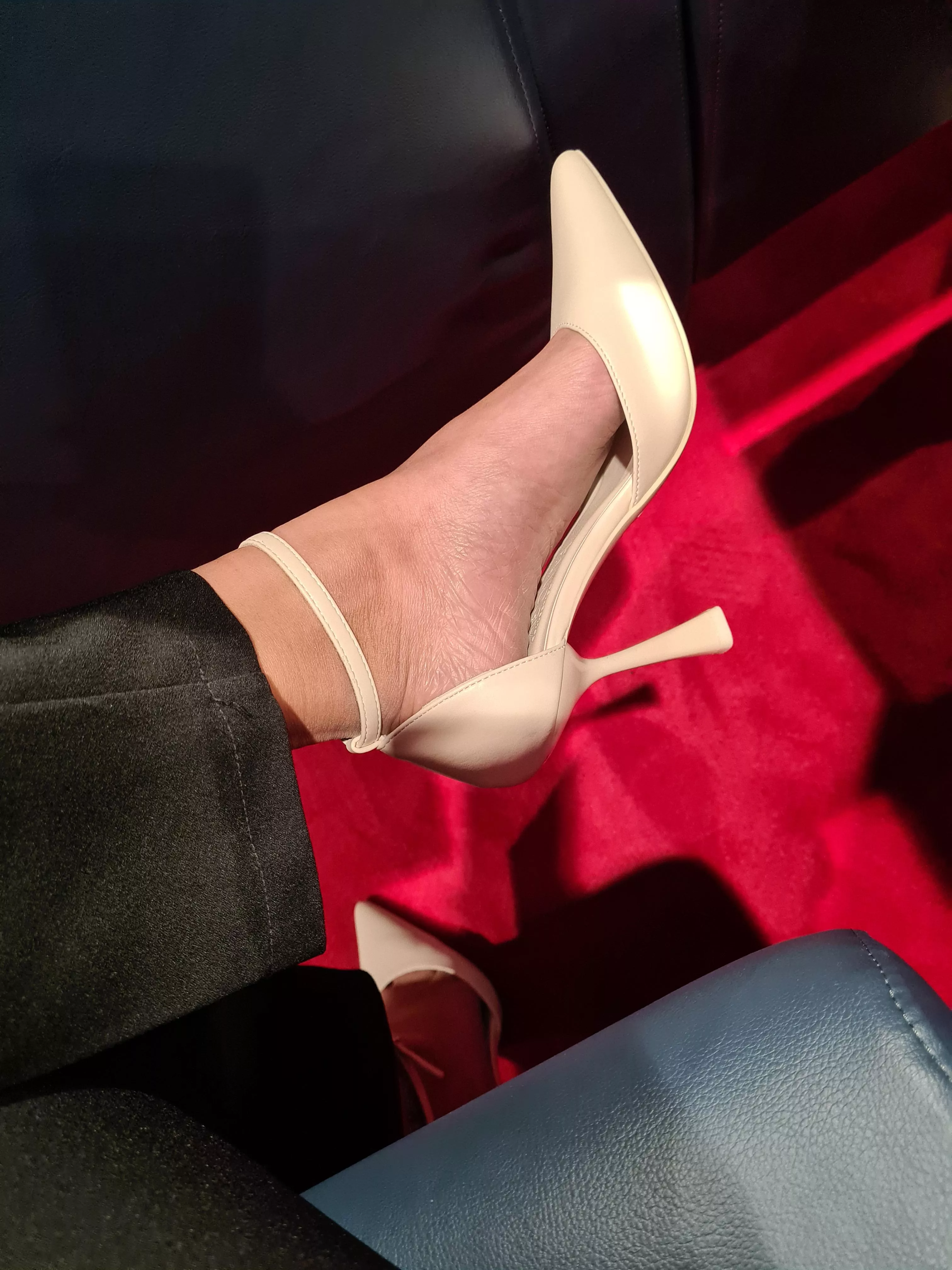 White 🤍 posted by Spicycookies95