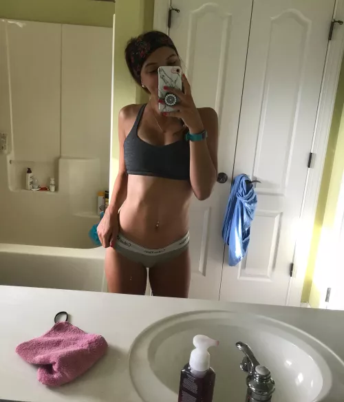 Working out always puts me in a good mood 😀 by eva_dream