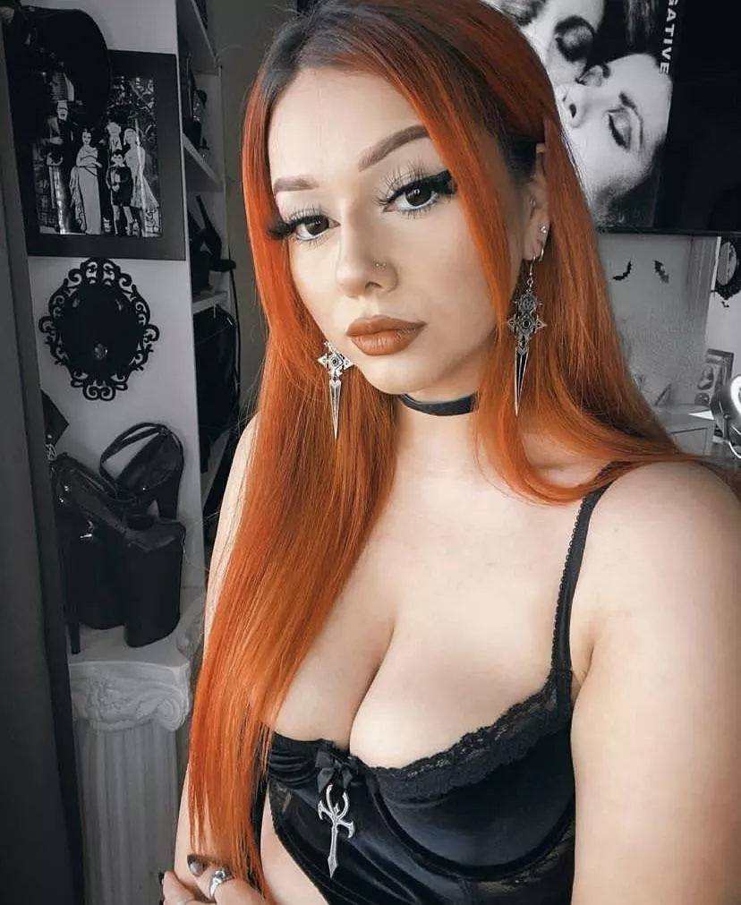 You sissies need to bow to me by Mistress_olivia124