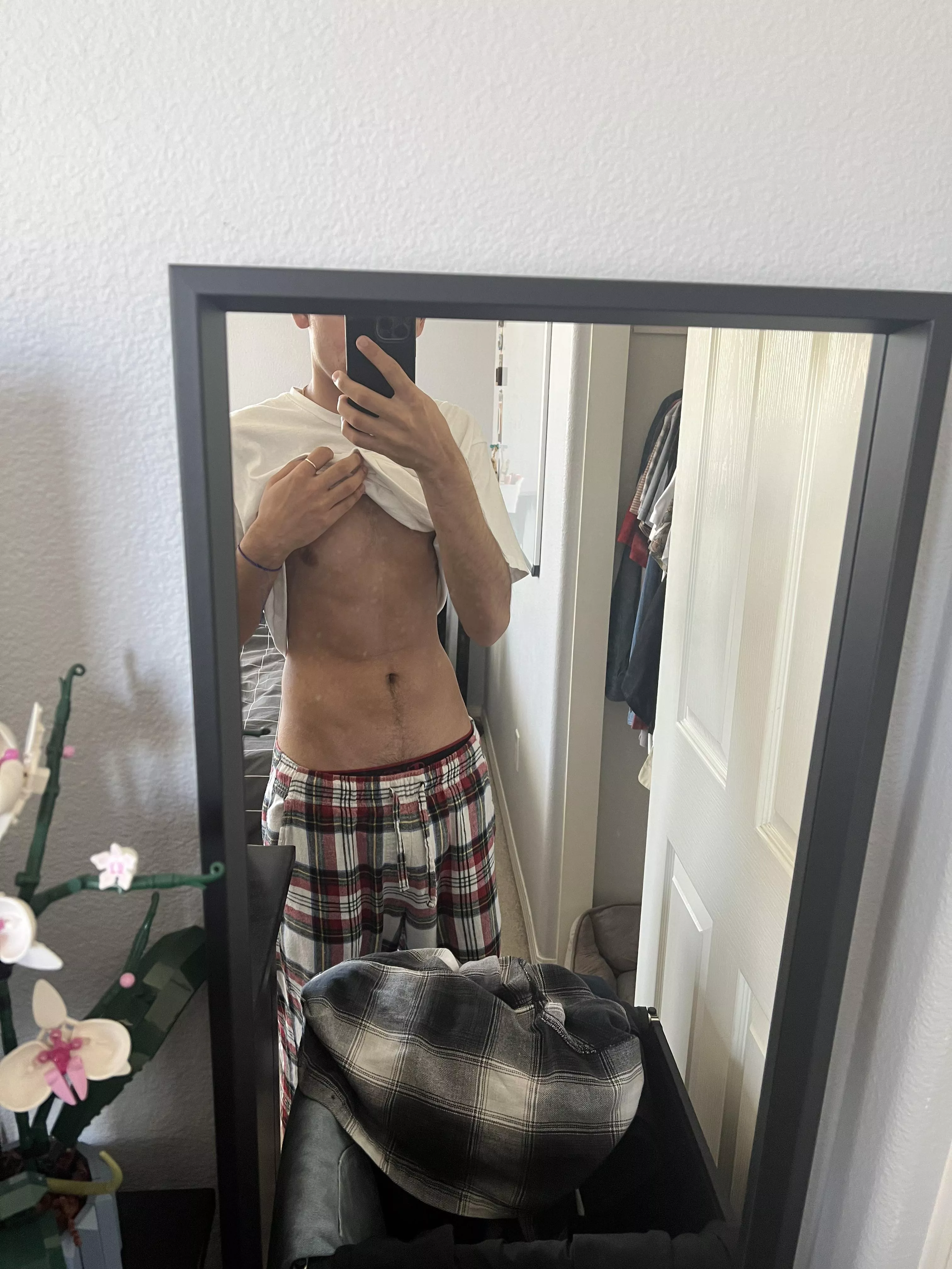 23 bored and horny hmu latenight132 posted by _tiredcollegekid